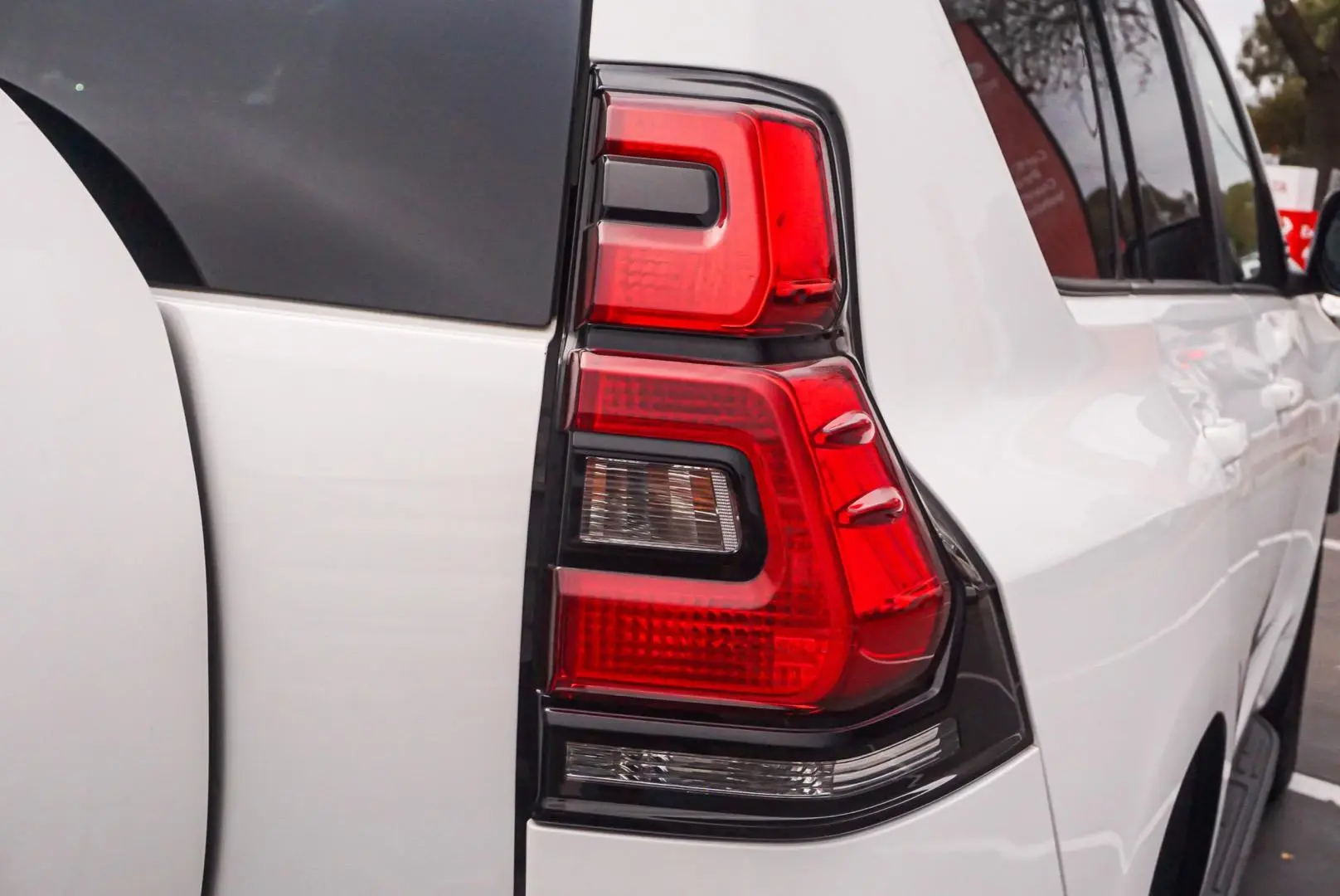 2018 Toyota Landcruiser Prado Gallery Image 13
