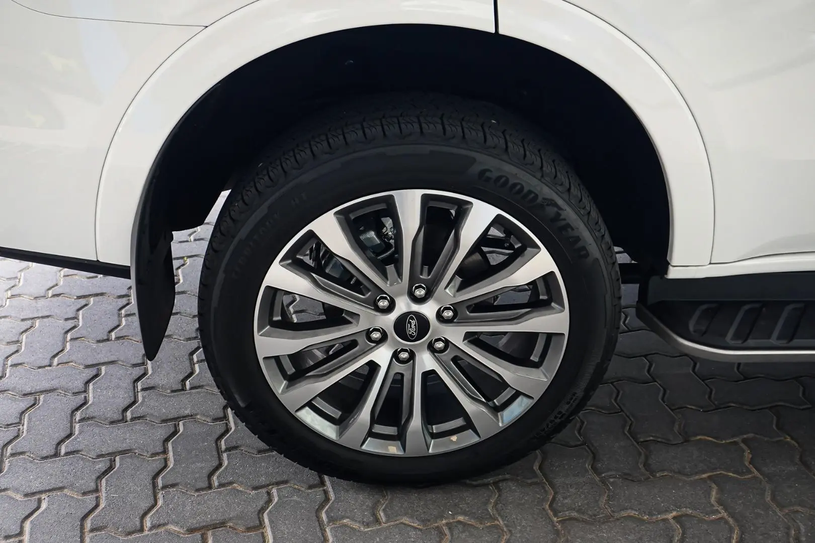 2024 Ford Everest Gallery Image 19