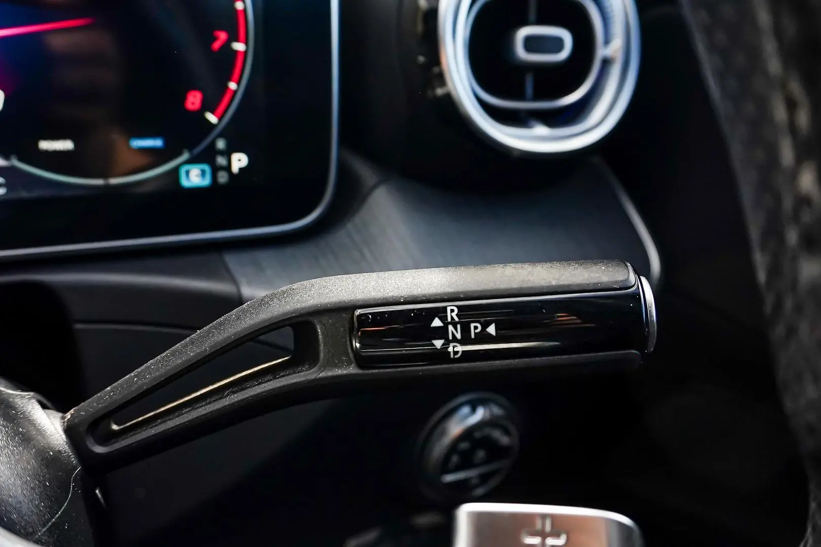 2022 Mercedes-Benz C-Class Gallery Image 20