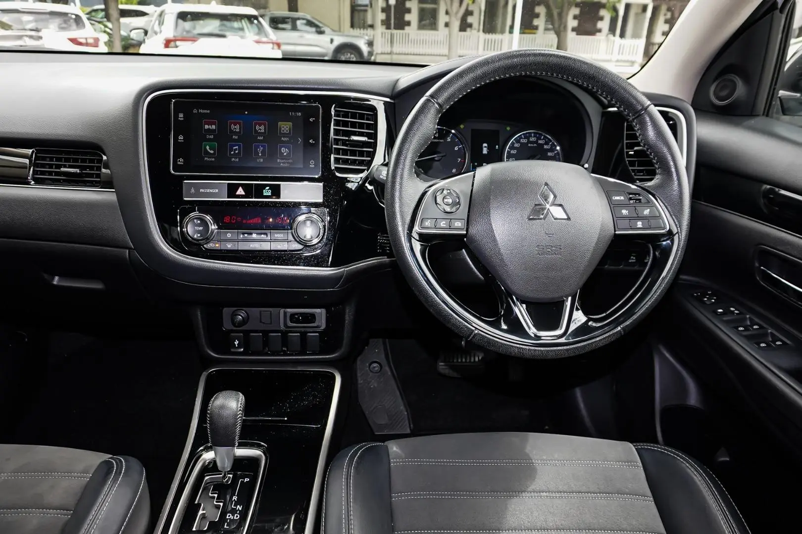 2018 Mitsubishi Outlander Gallery Image 9