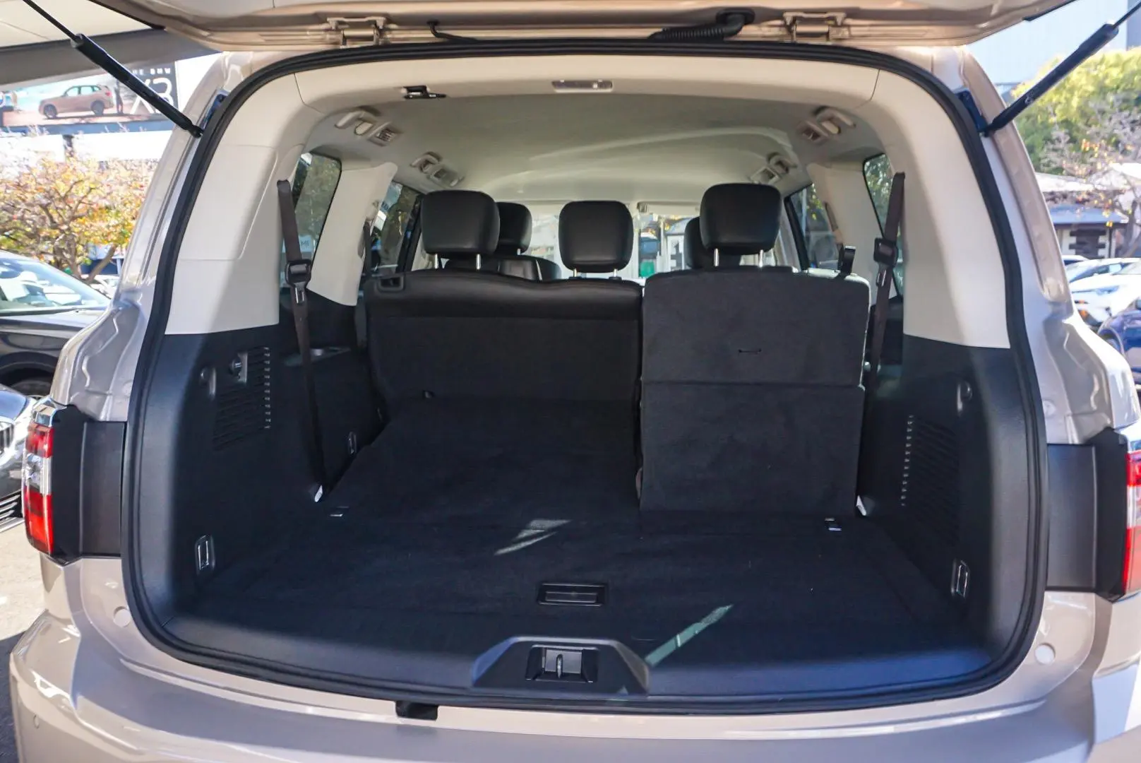 2023 Nissan Patrol Gallery Image 11