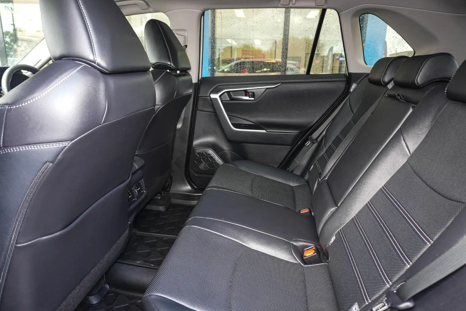 2023 Toyota RAV4 Gallery Image 8