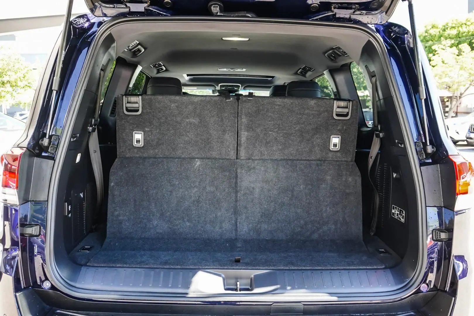 2022 Toyota Landcruiser Gallery Image 9