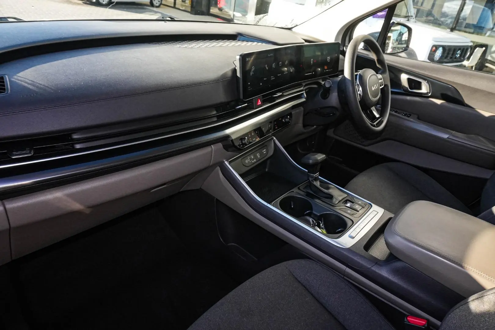 2024 Kia Carnival Gallery Image 10