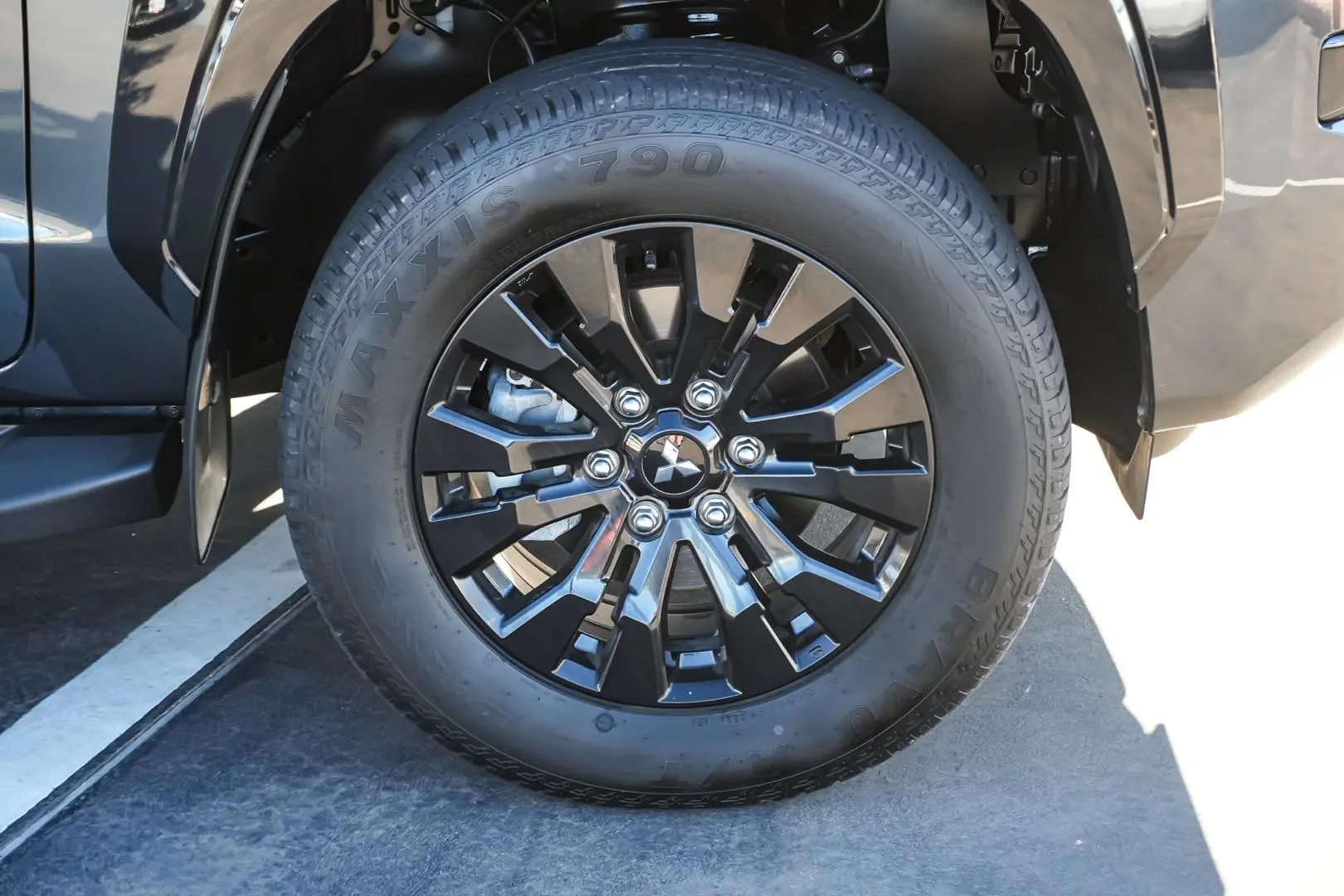 2024 Mitsubishi Triton Gallery Image 8