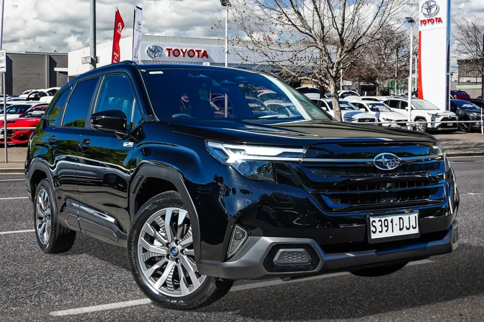 2025 Subaru Forester Gallery Image 1