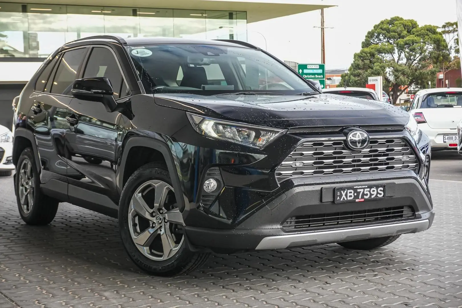 2021 Toyota RAV4 Gallery Image 2