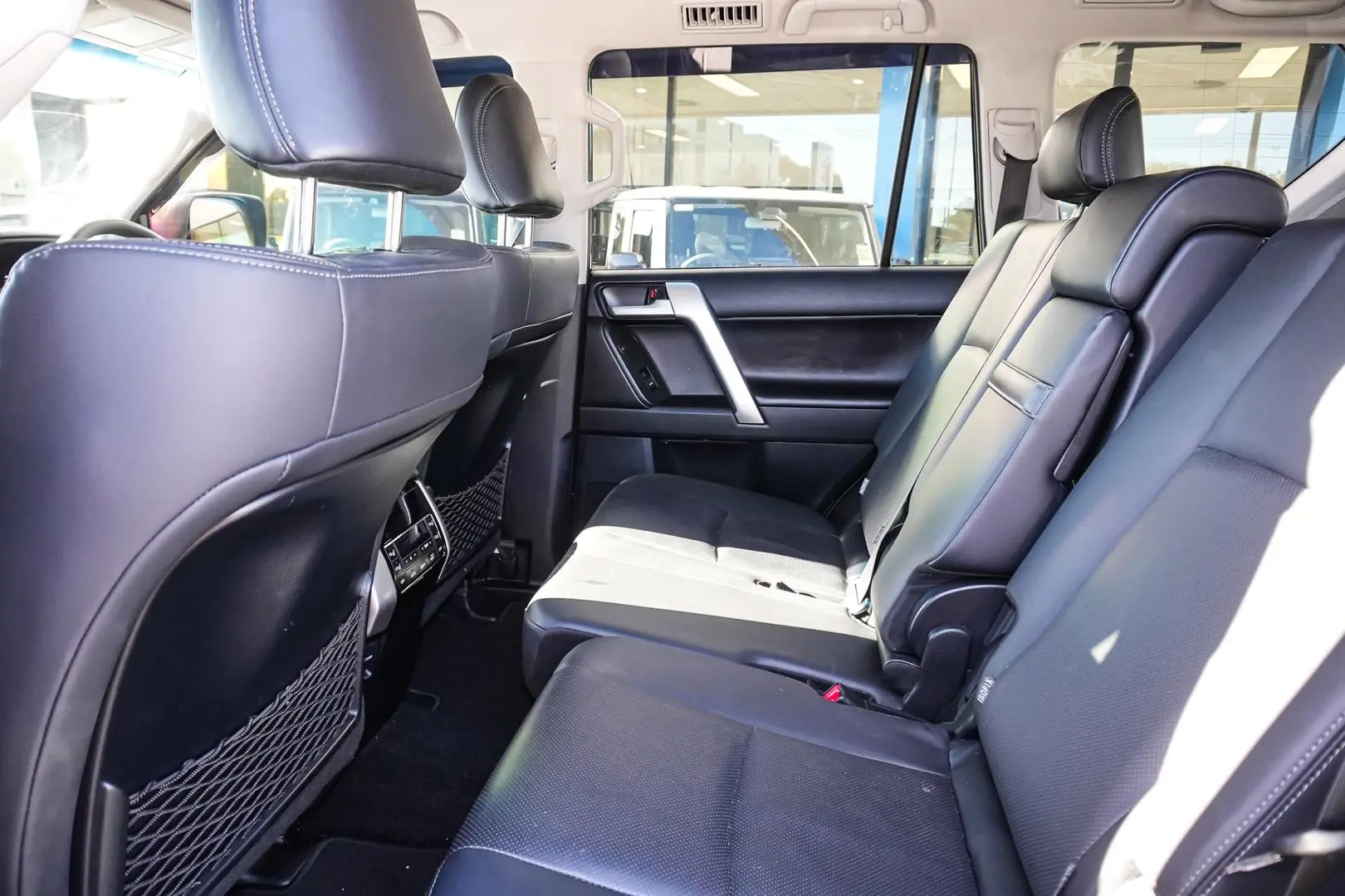 2023 Toyota Landcruiser Prado Gallery Image 8