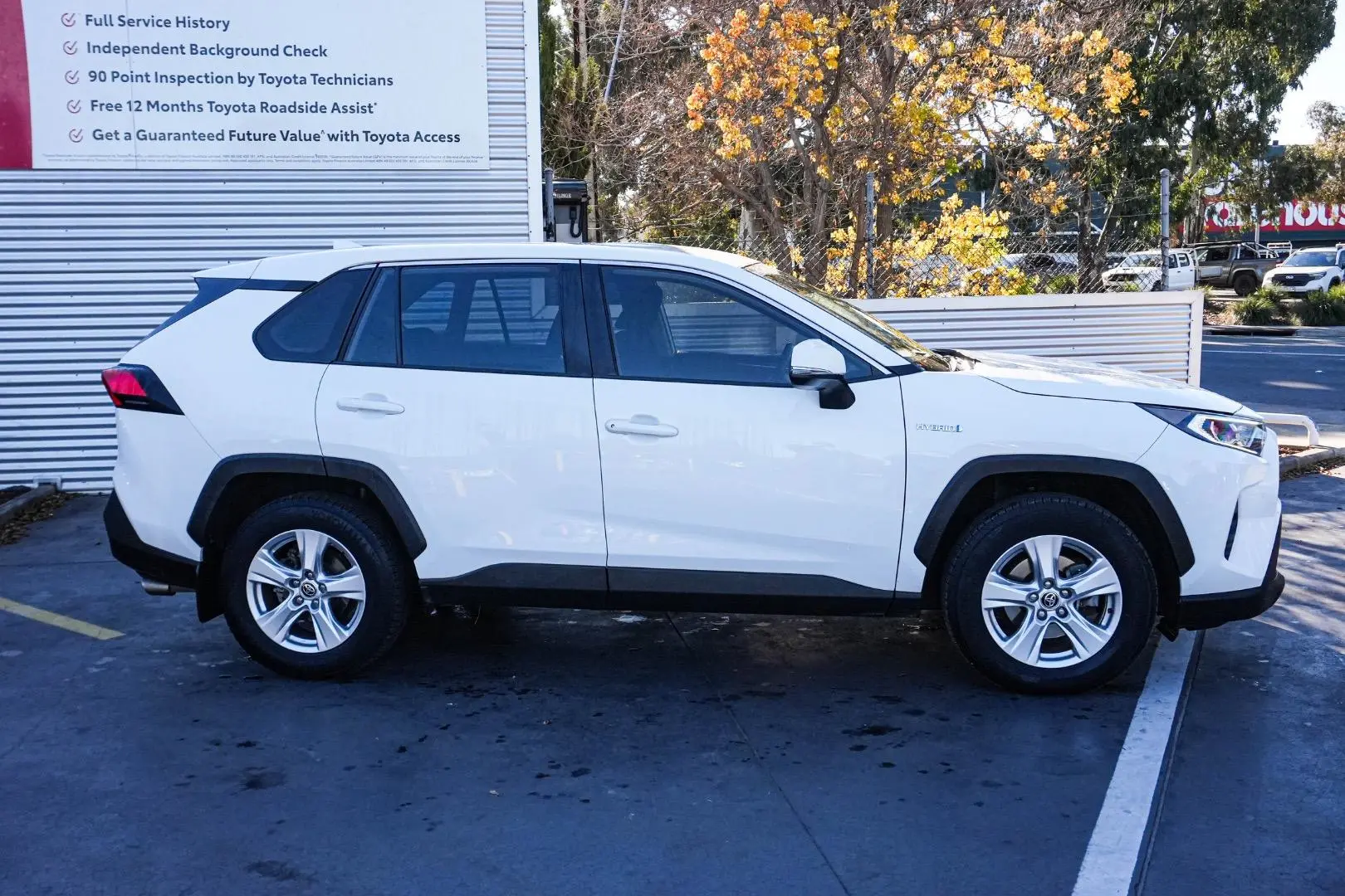 2021 Toyota RAV4 Gallery Image 4