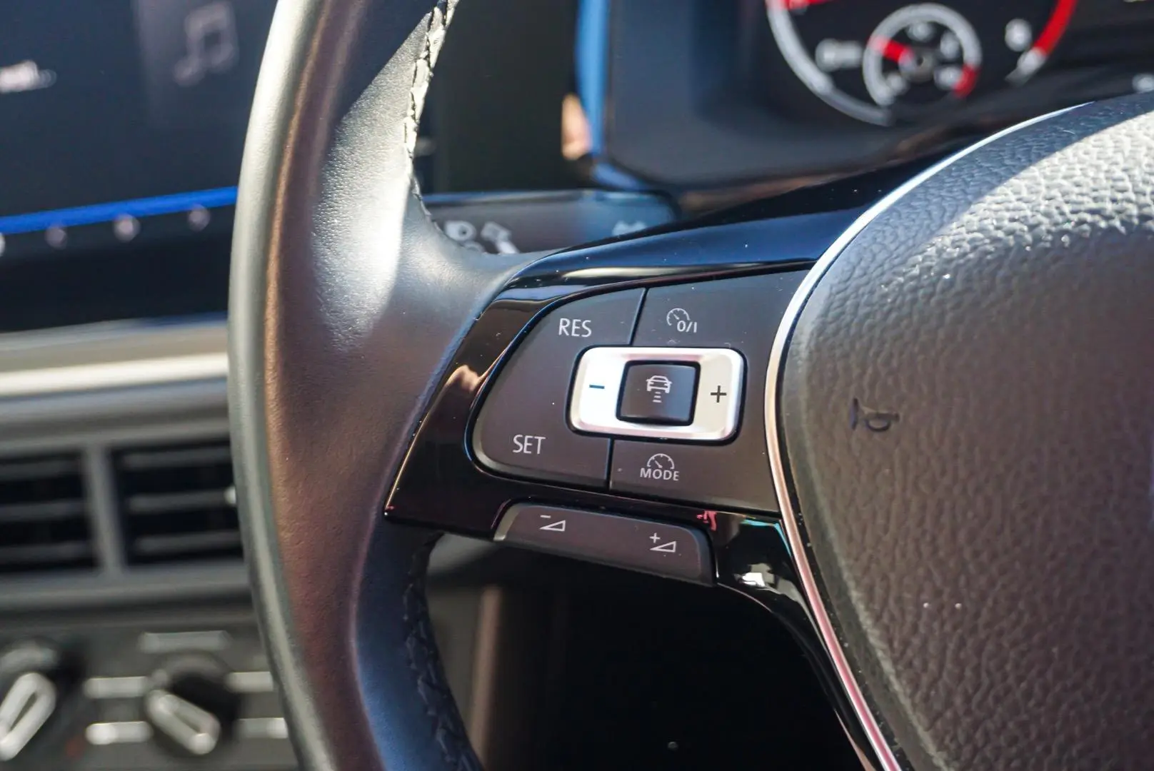 2019 Volkswagen Polo Gallery Image 18