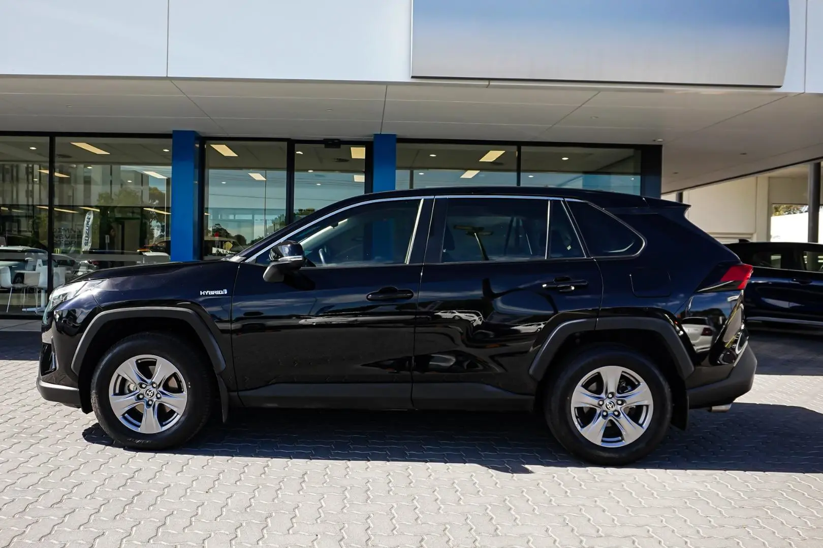 2022 Toyota RAV4 Gallery Image 4