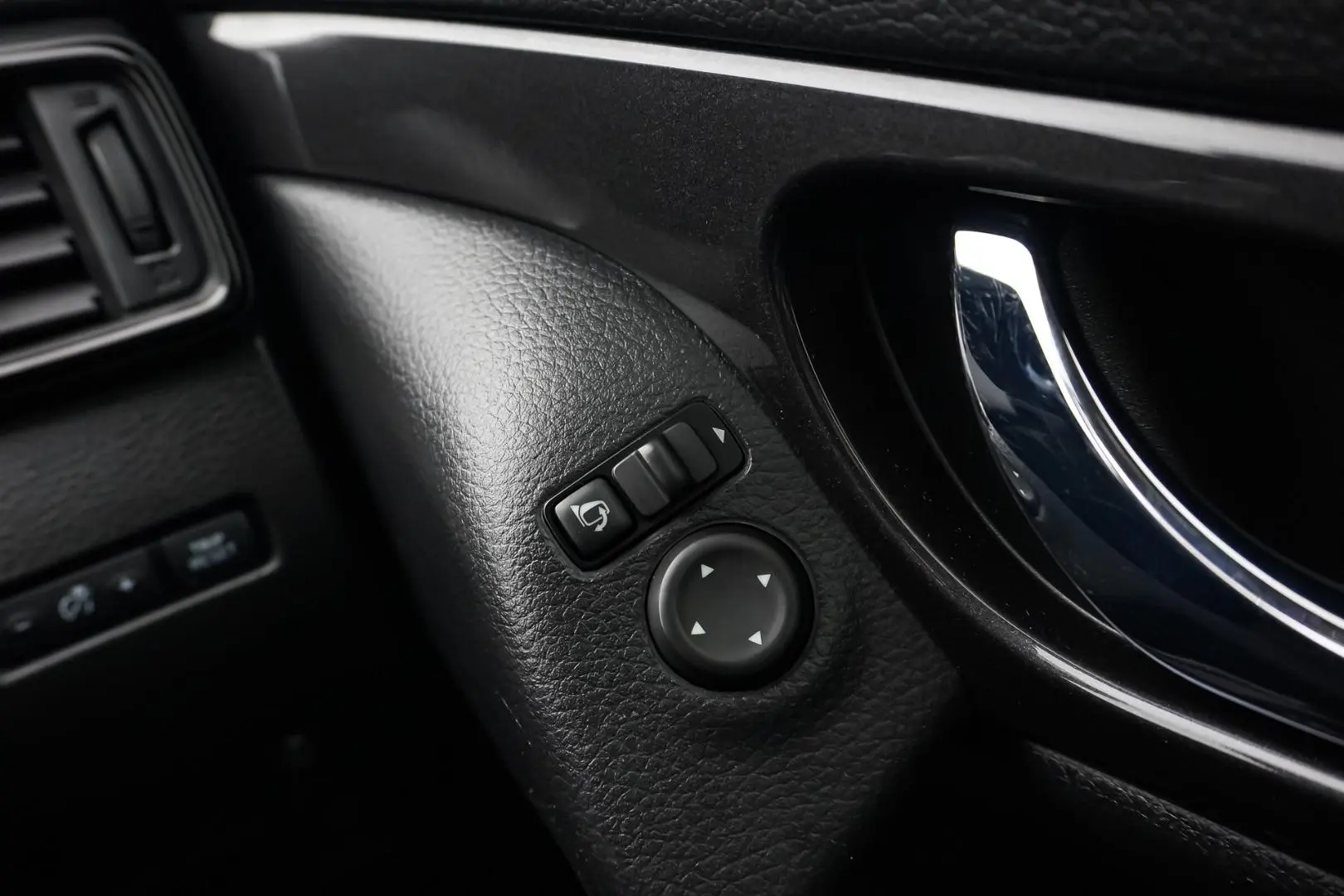 2020 Nissan X-TRAIL Gallery Image 22