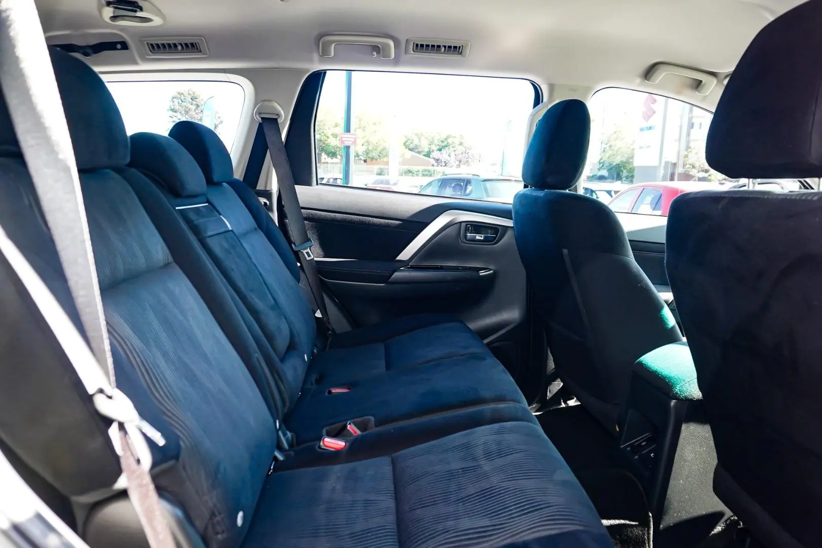 2021 Mitsubishi Pajero Sport Gallery Image 8