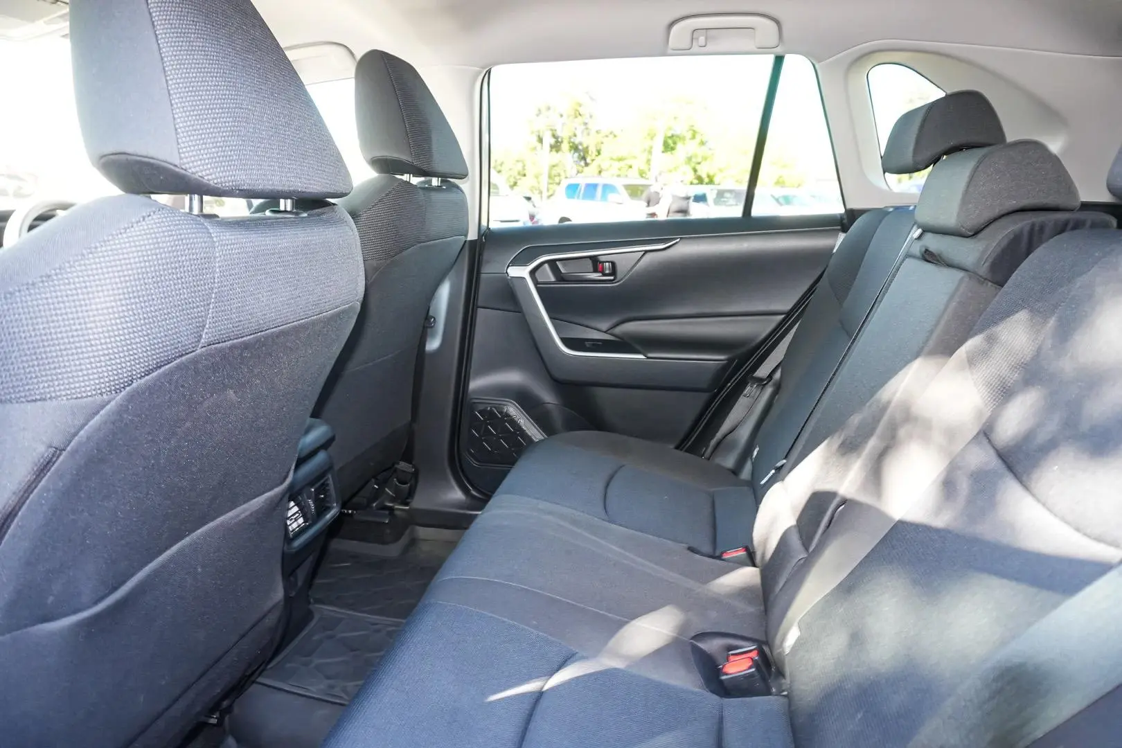 2019 Toyota RAV4 Gallery Image 12