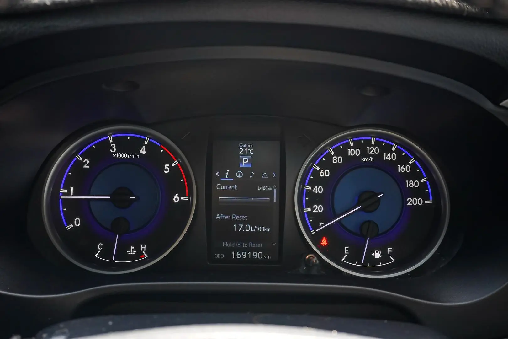 2016 Toyota Hilux Gallery Image 19