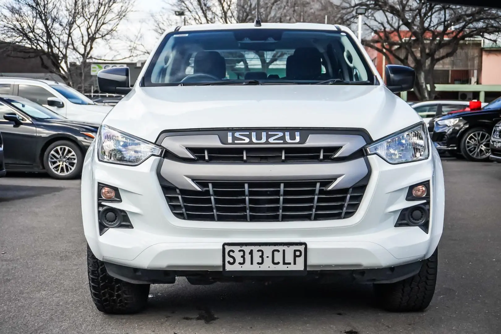 2021 Isuzu D-MAX Gallery Image 4