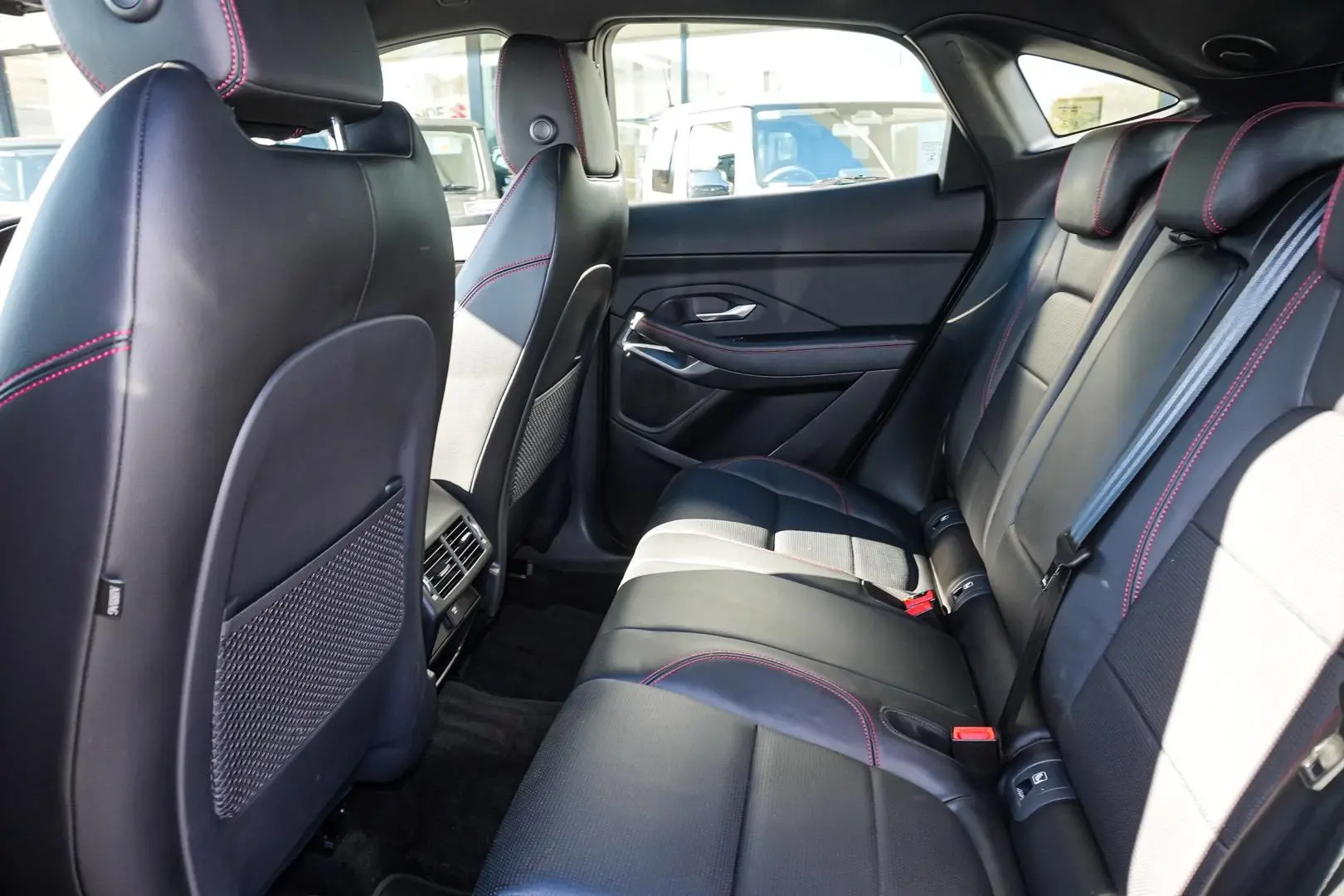 2020 Jaguar E-PACE Gallery Image 8