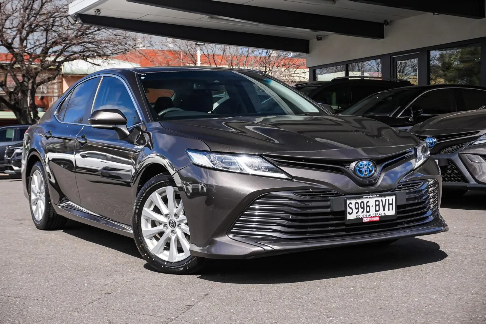 2018 Toyota Camry Gallery Image 2