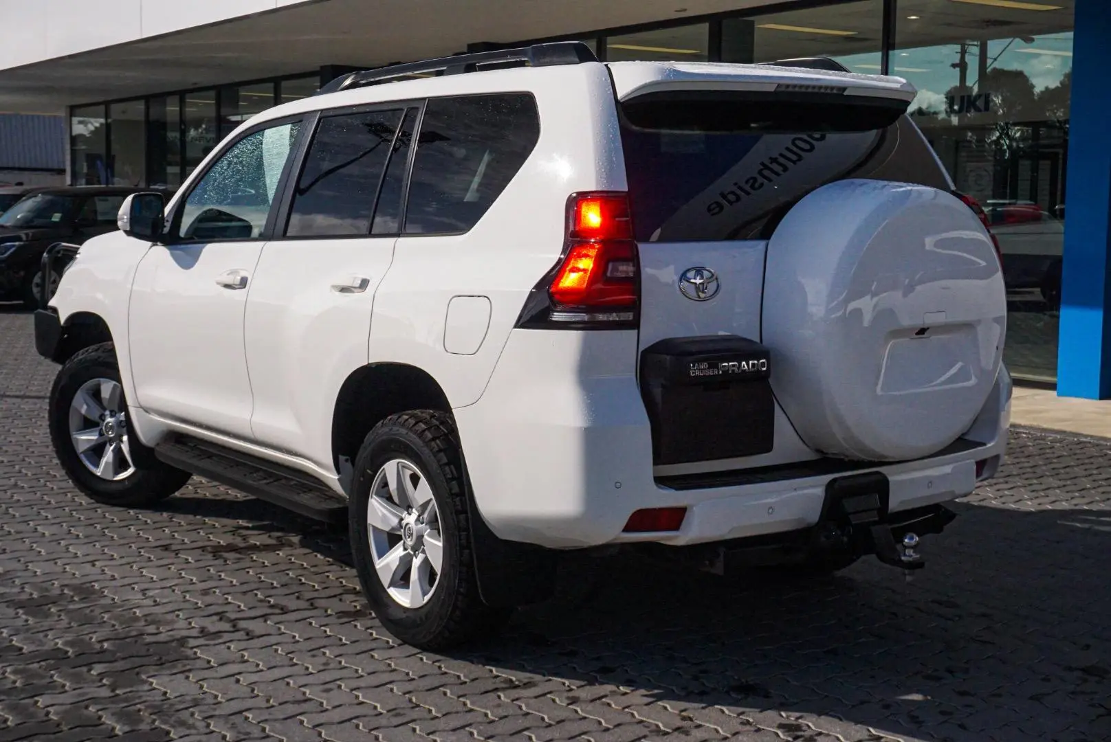 2021 Toyota Landcruiser Prado Gallery Image 3