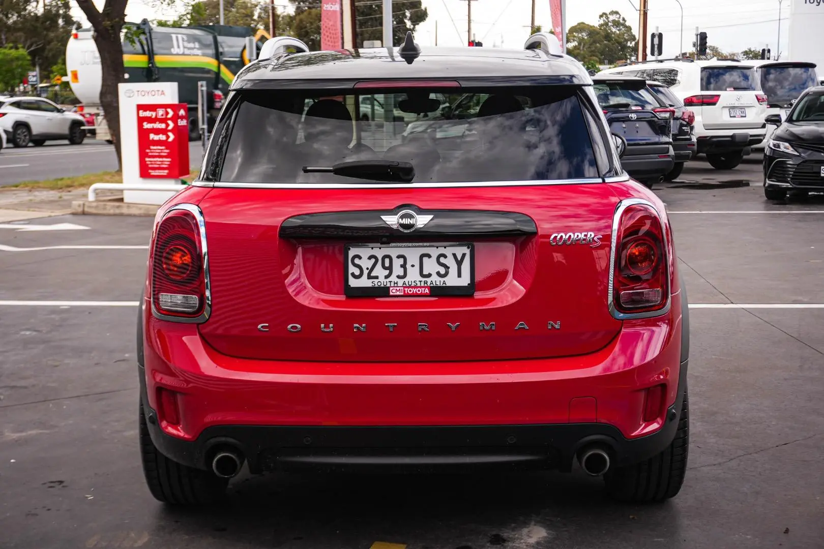 2017 MINI Countryman Gallery Image 6