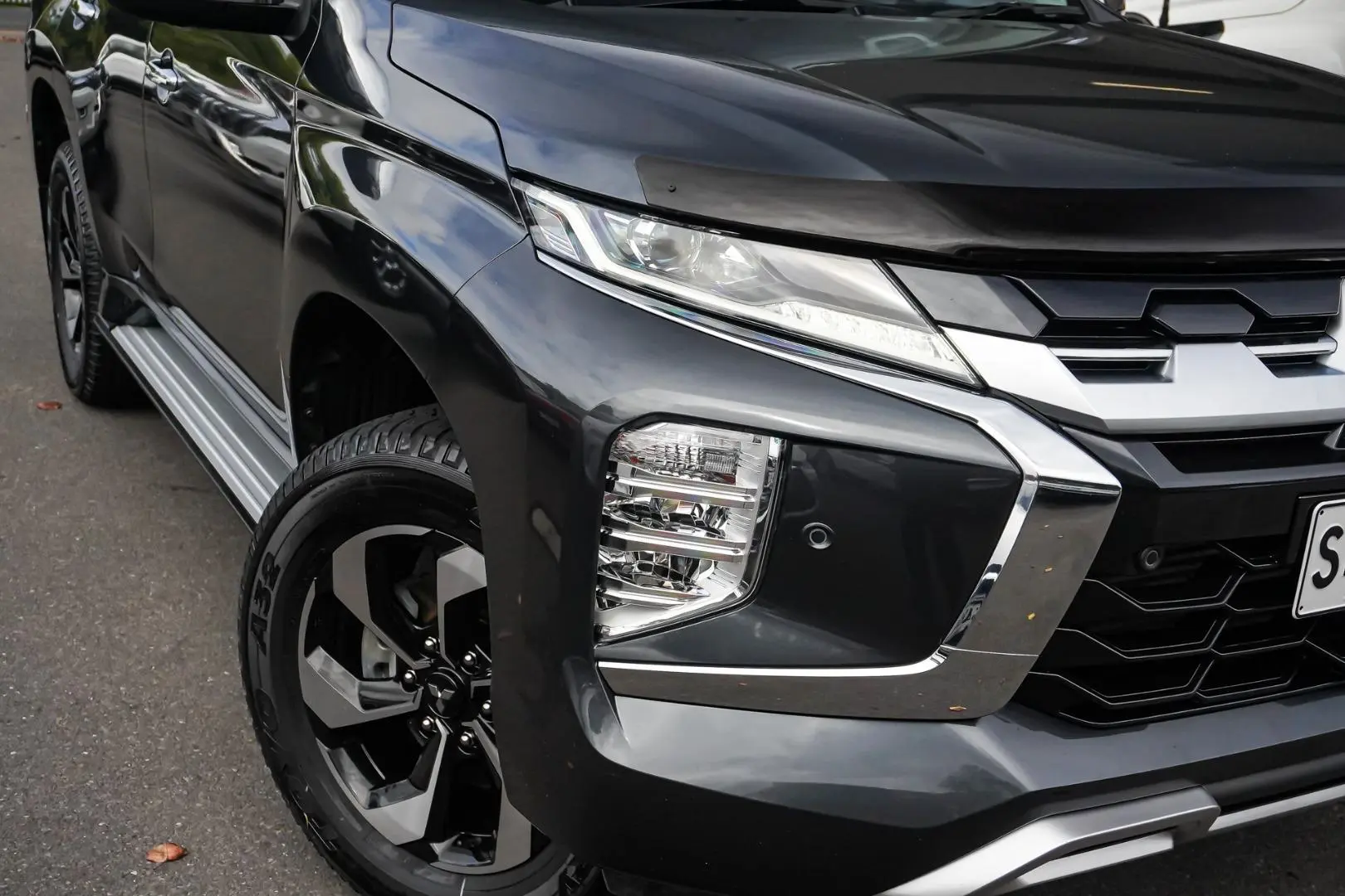 2024 Mitsubishi Pajero Sport Gallery Image 11