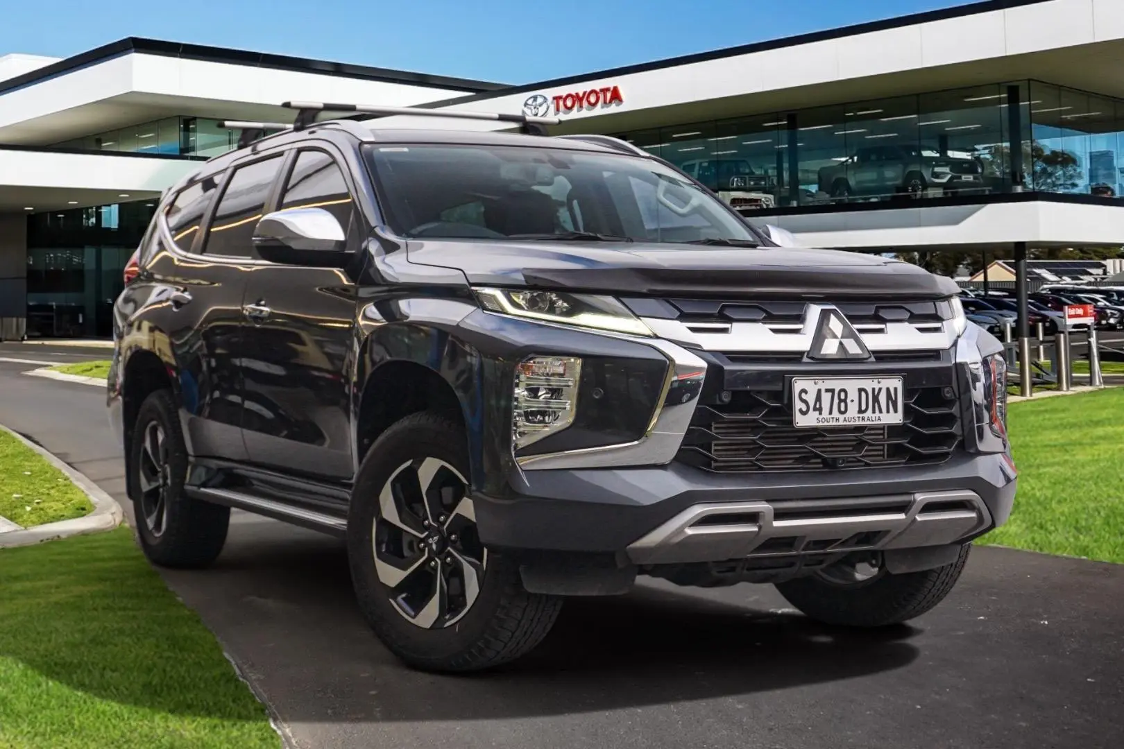 2024 Mitsubishi Pajero Sport Image