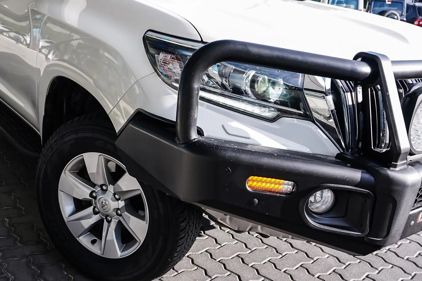 2020 Toyota Landcruiser Prado Gallery Image 11