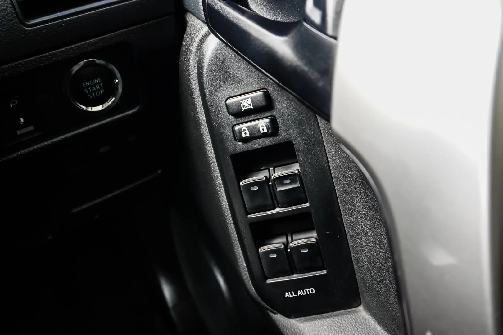 2021 Toyota Landcruiser Prado Gallery Image 20