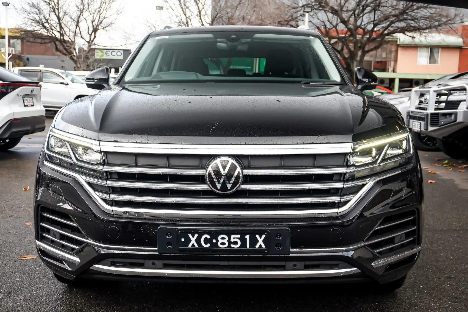 2022 Volkswagen Touareg Gallery Image 4