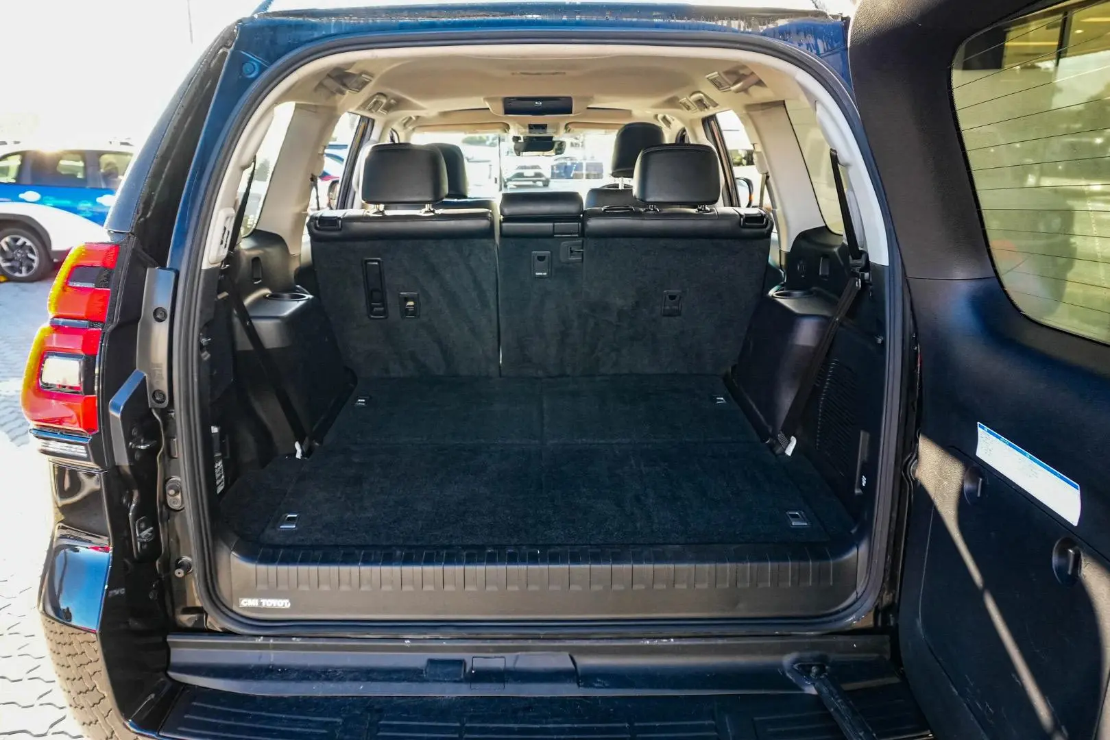 2022 Toyota Landcruiser Prado Gallery Image 11