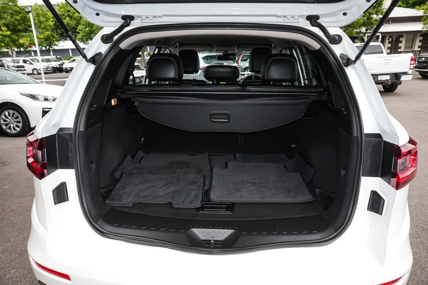 2018 Renault Koleos Gallery Image 11