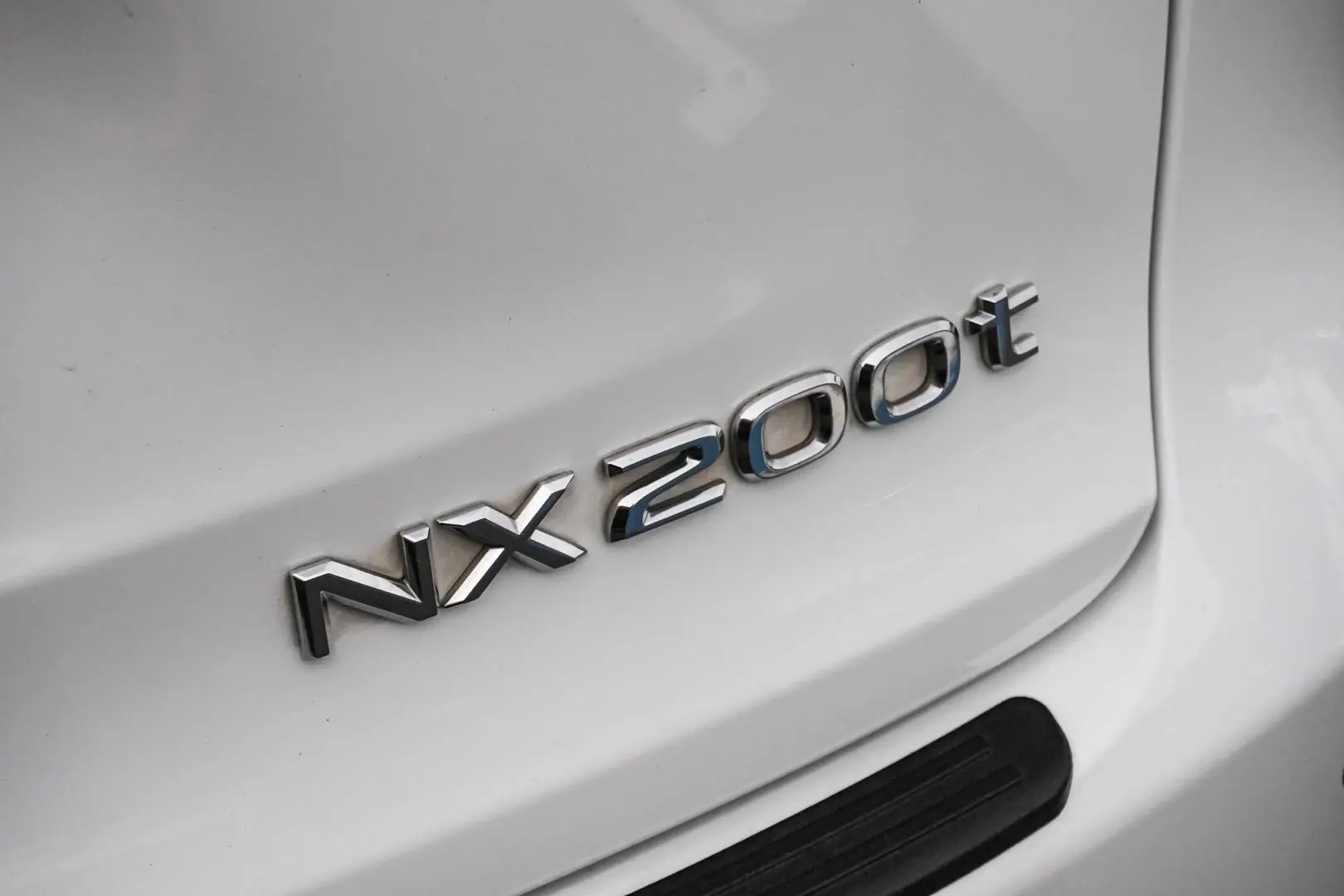 2015 Lexus NX Gallery Image 14