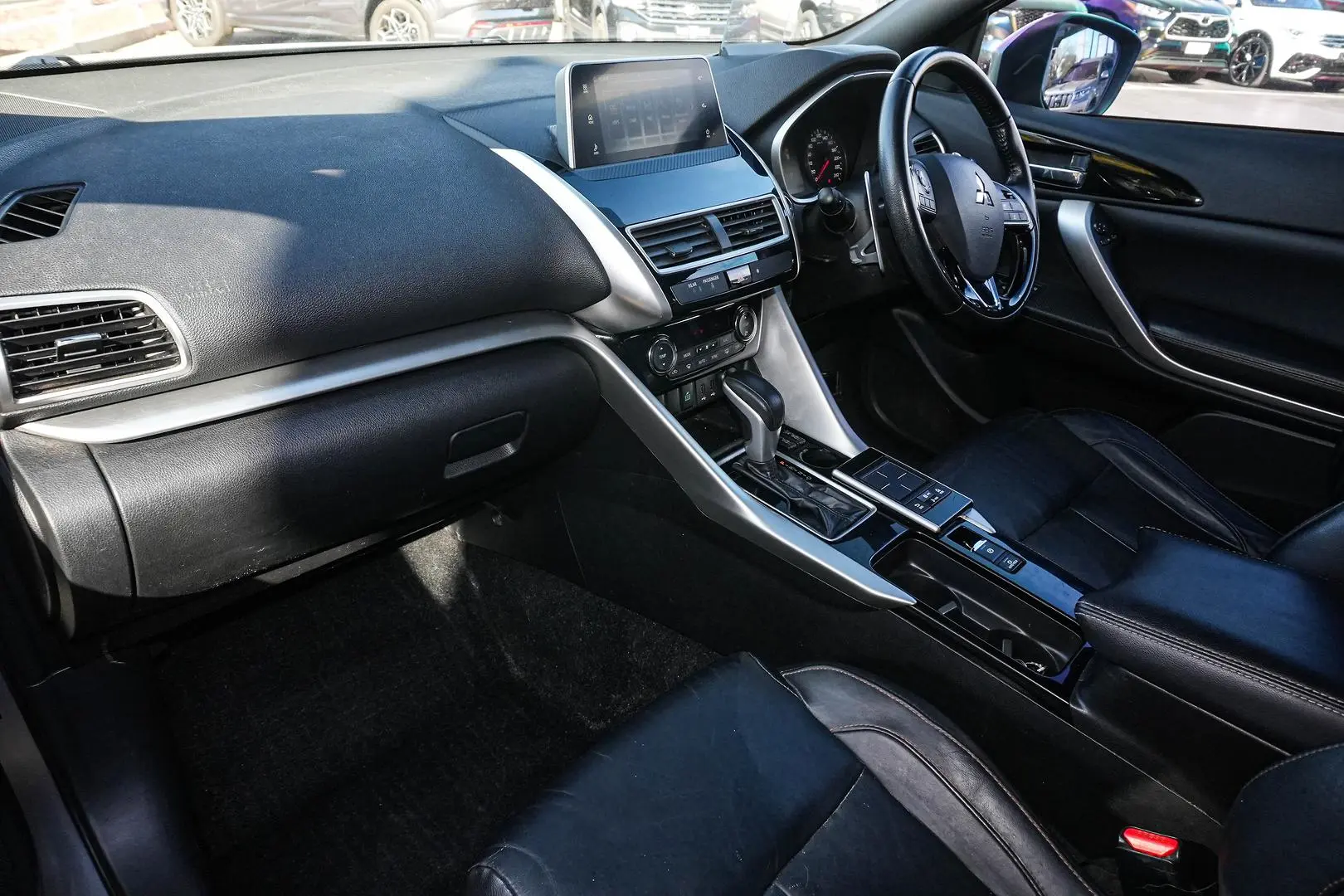 2019 Mitsubishi Eclipse Cross Gallery Image 10