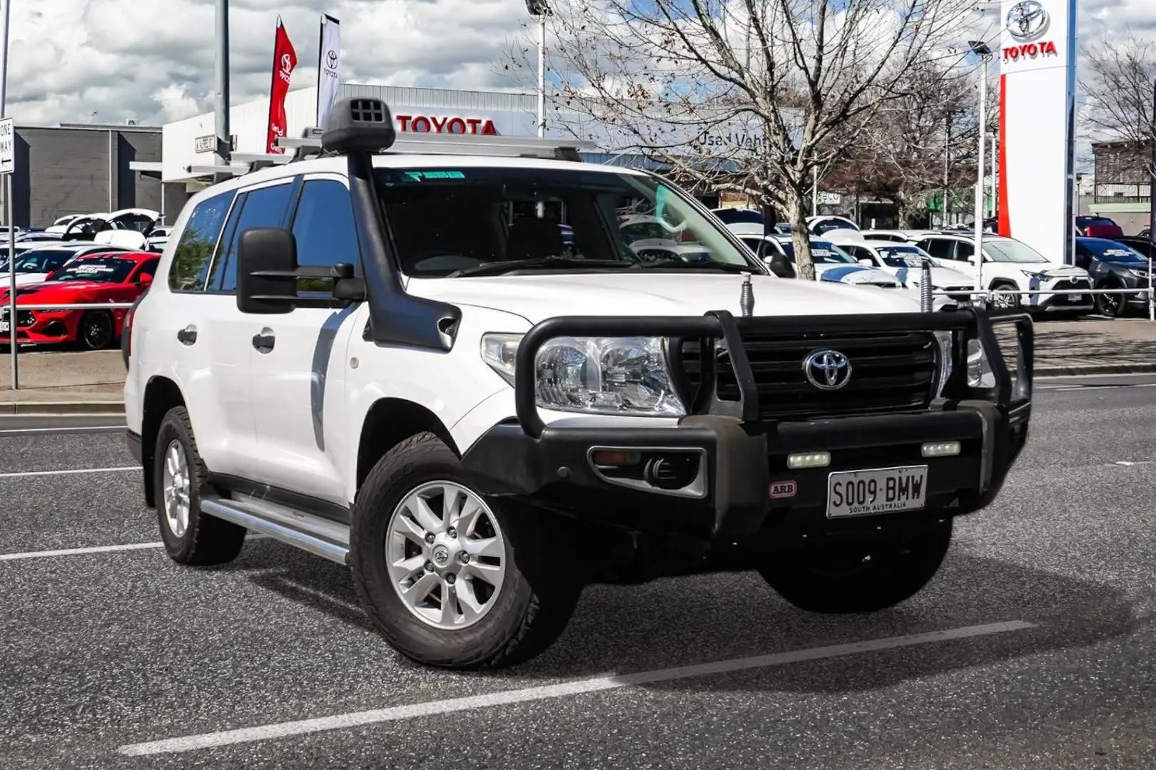 2012 Toyota Landcruiser Gallery Image 1