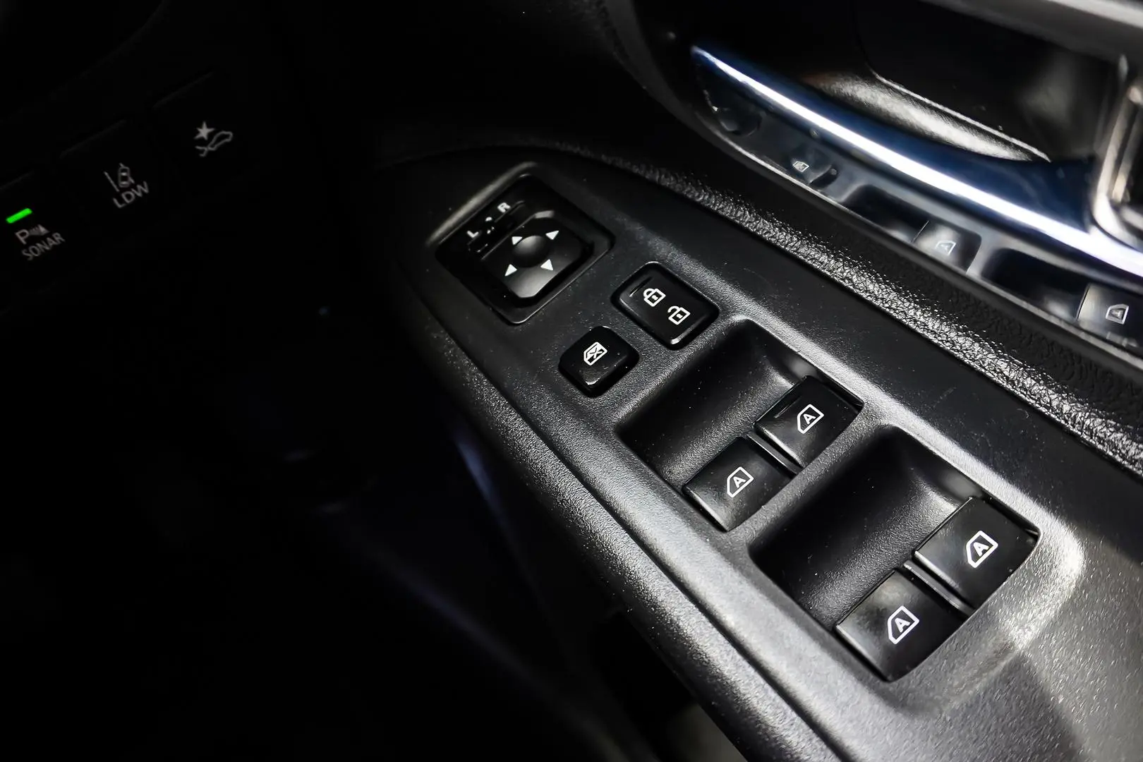 2020 Mitsubishi Outlander Gallery Image 20