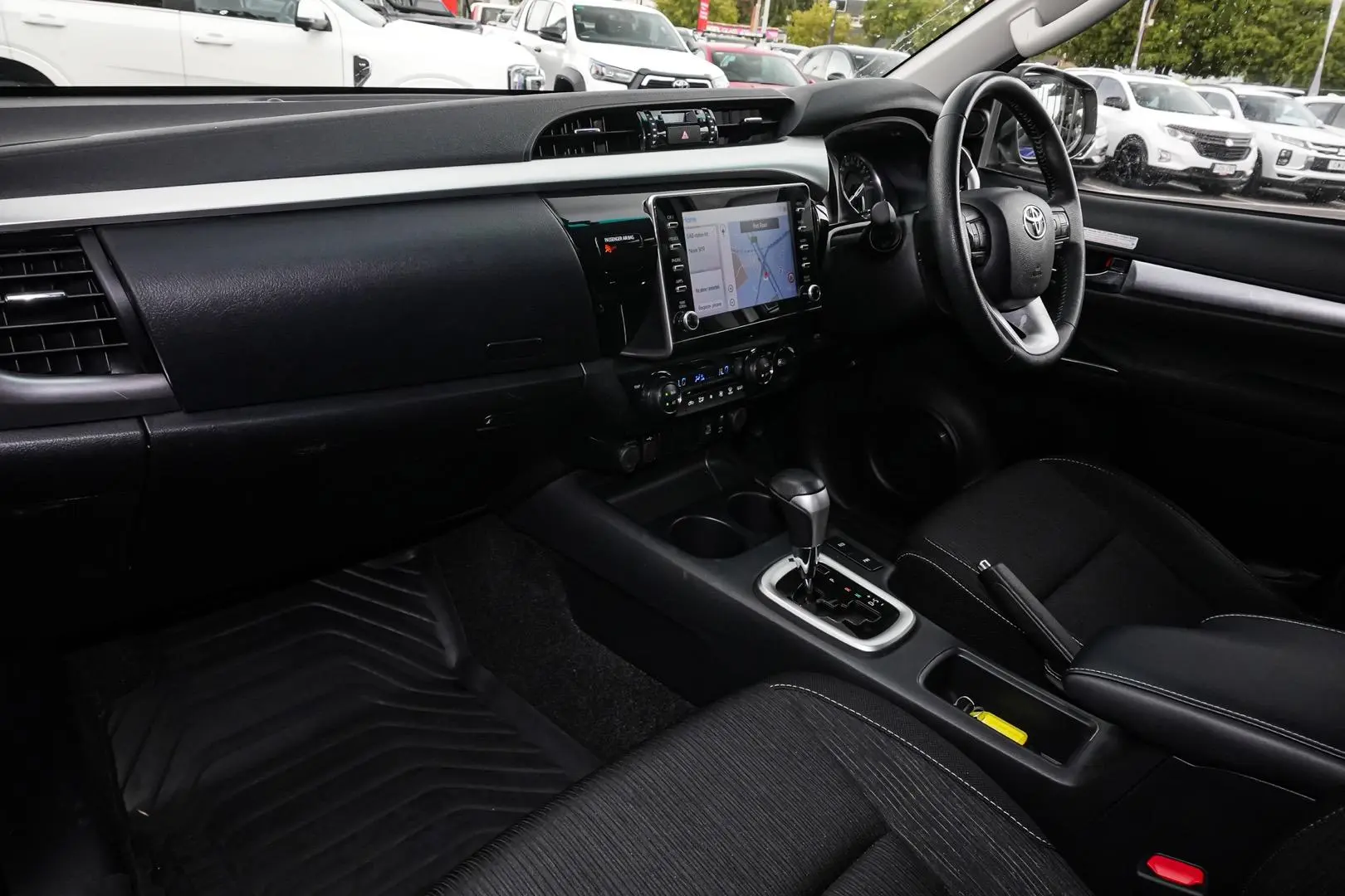 2022 Toyota Hilux Gallery Image 10