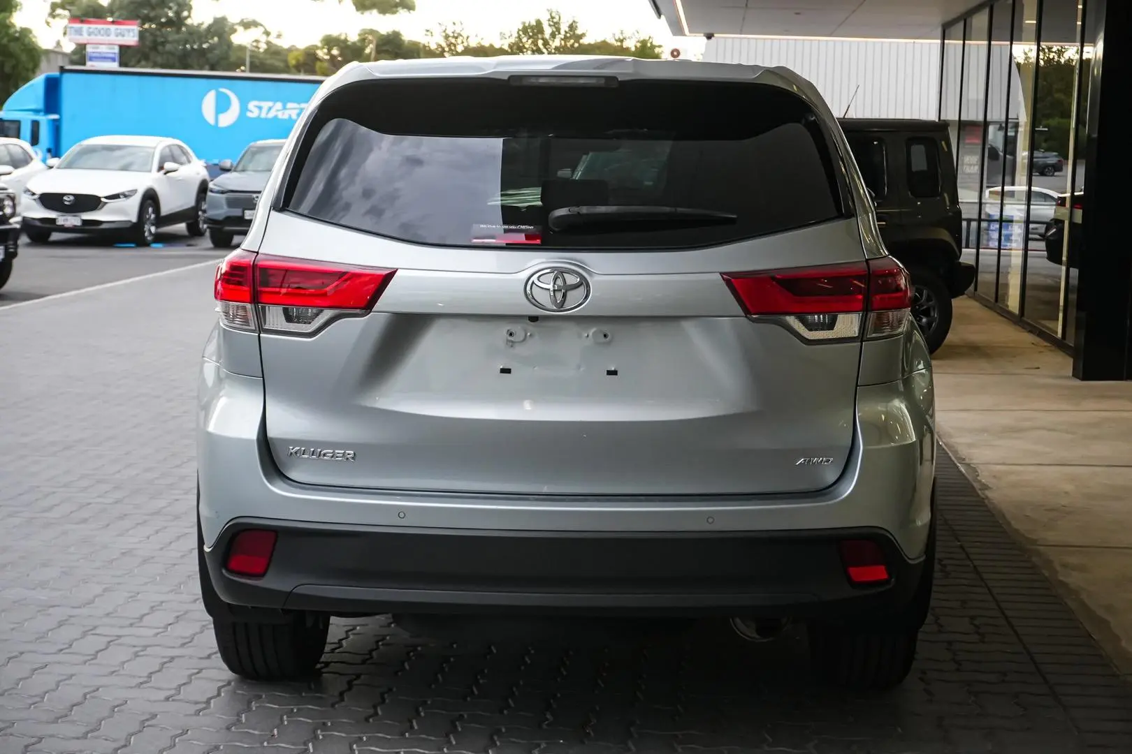 2016 Toyota Kluger Gallery Image 6