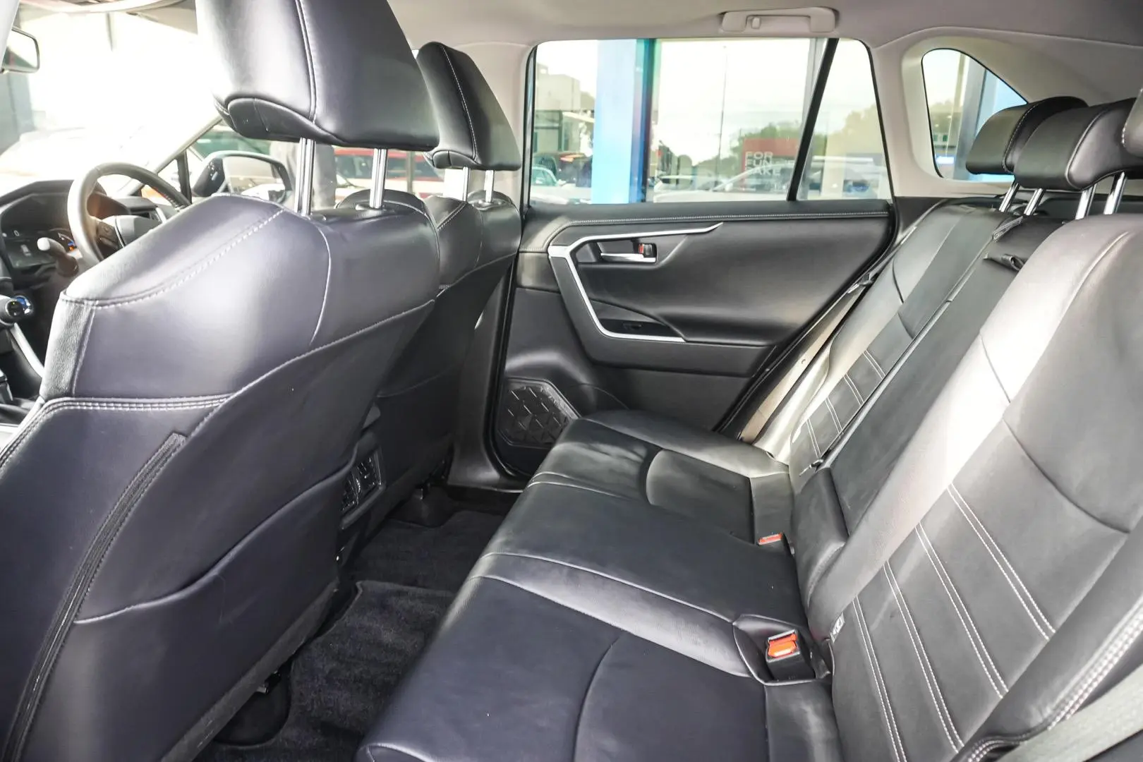 2021 Toyota RAV4 Gallery Image 8