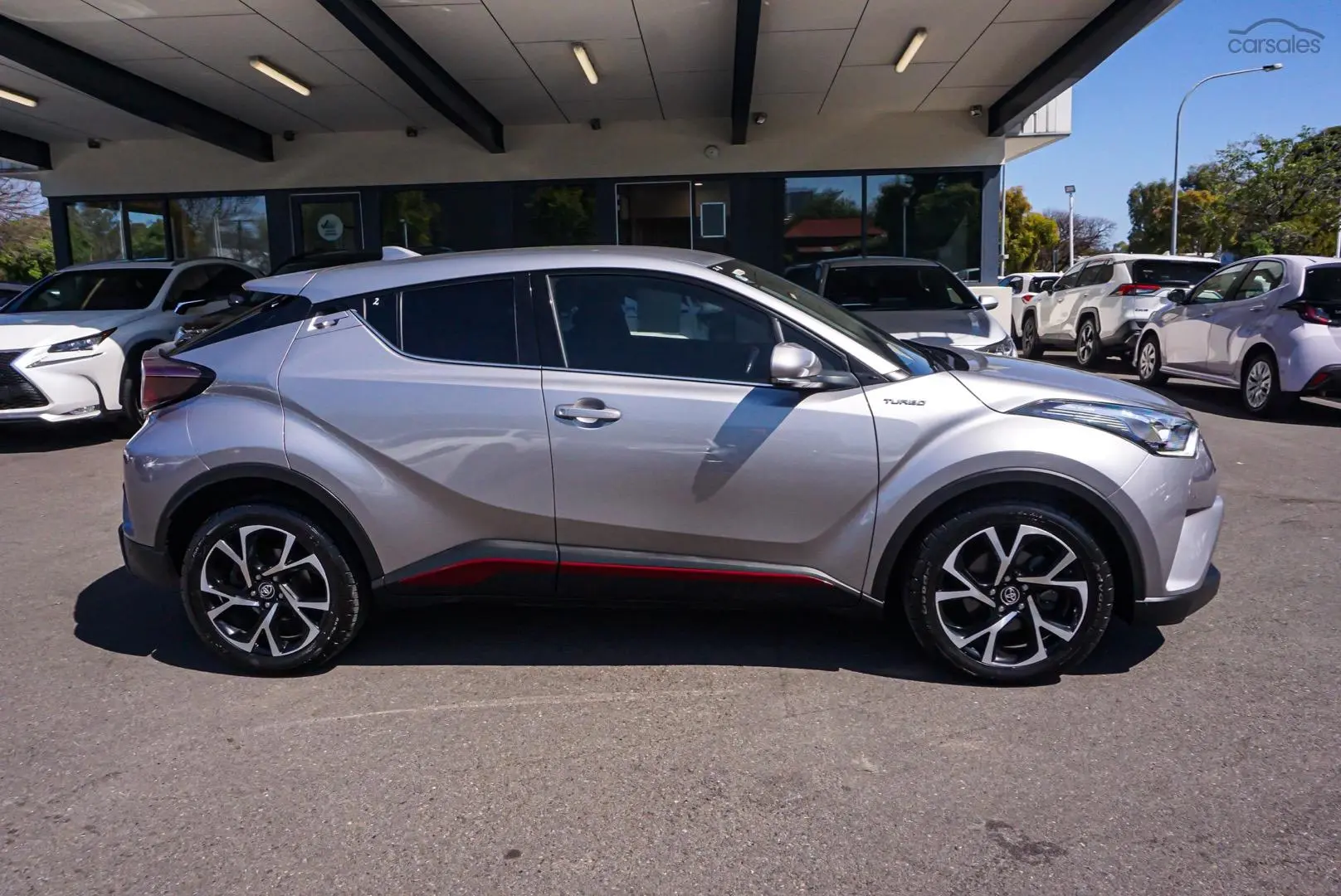 2017 Toyota C-HR Image 3