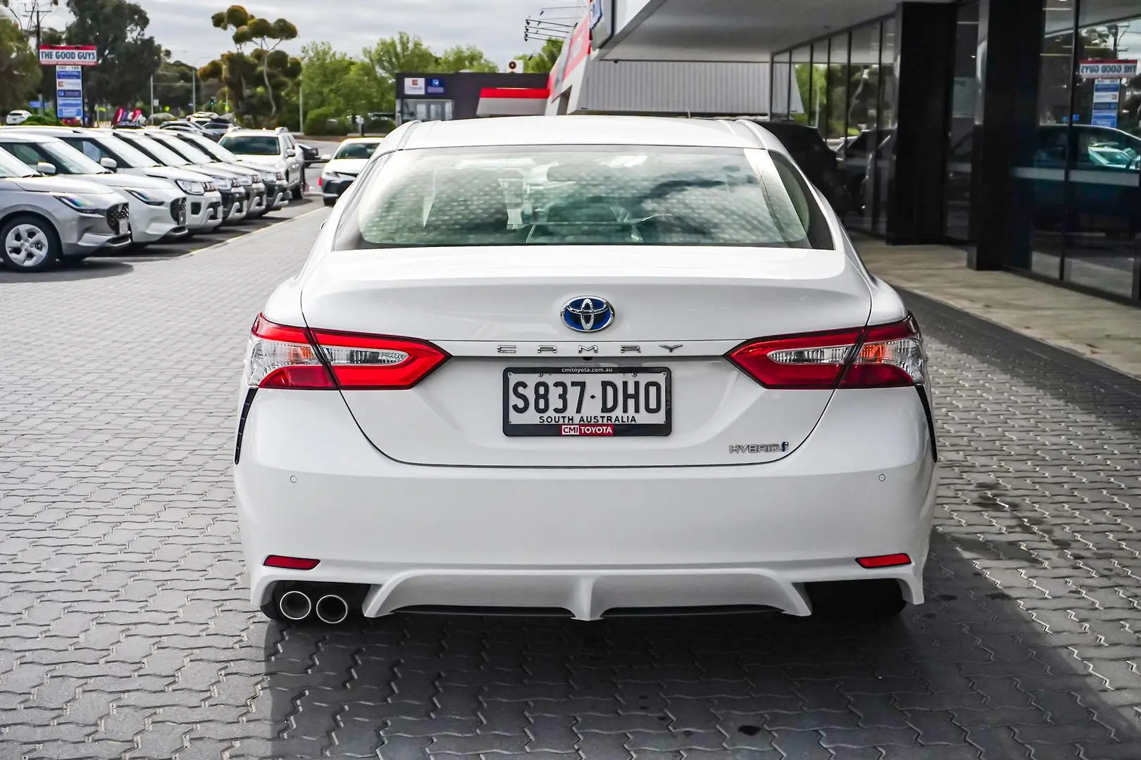 2020 Toyota Camry Gallery Image 6