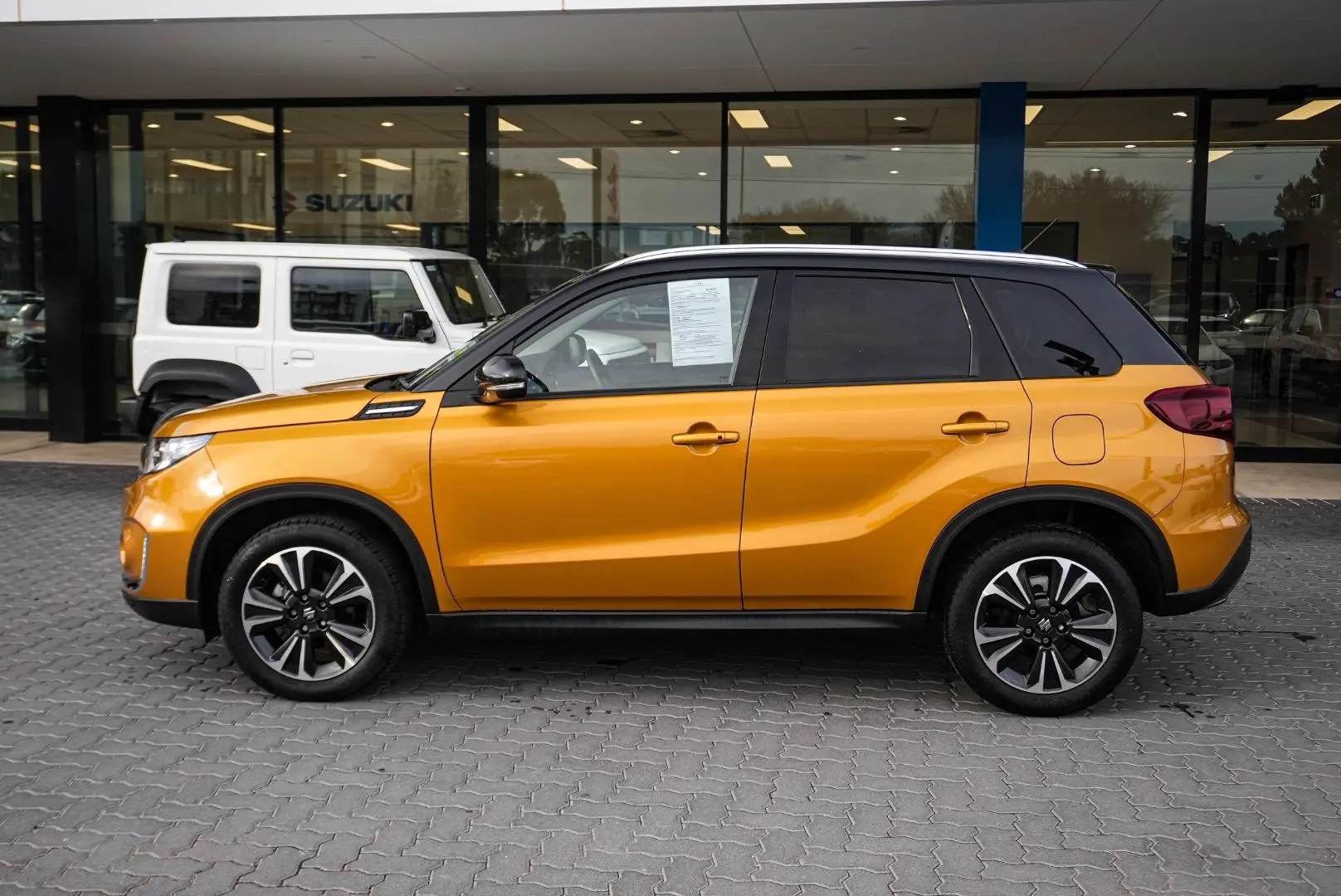 2023 Suzuki Vitara Gallery Image 4