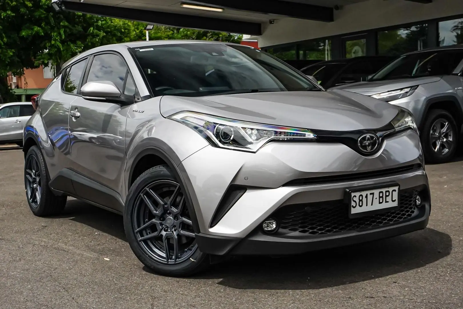 2017 Toyota C-HR Gallery Image 2