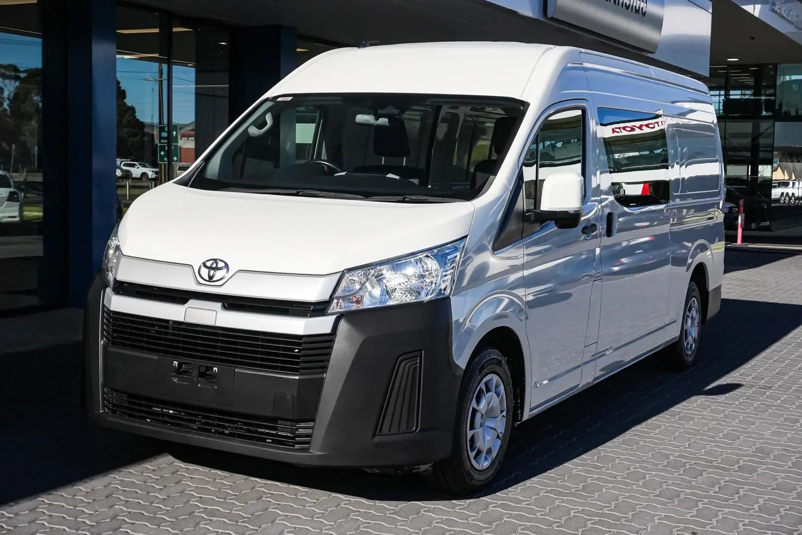 2020 Toyota Hiace Gallery Image 3