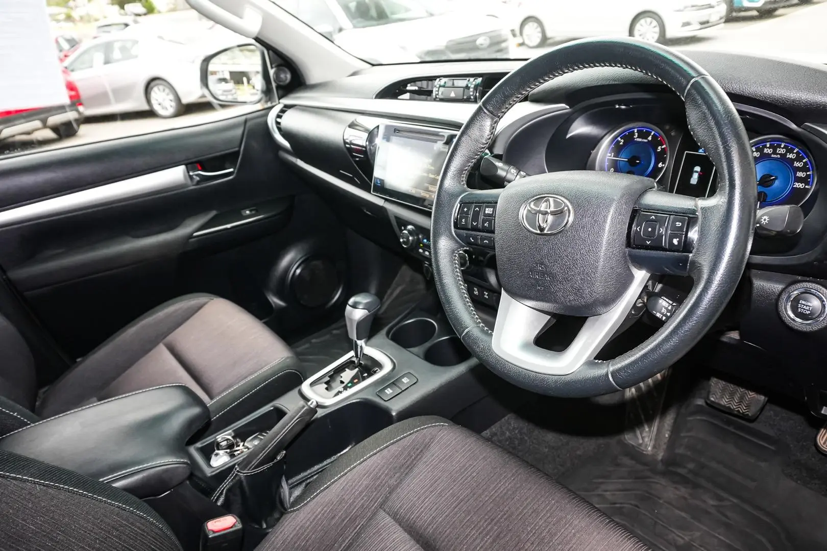 2018 Toyota Hilux Gallery Image 7