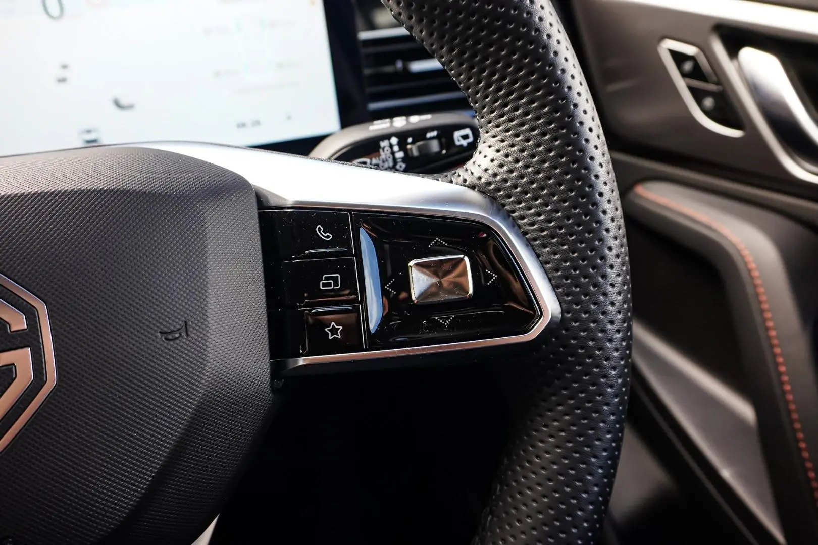 2024 MG HS Gallery Image 23