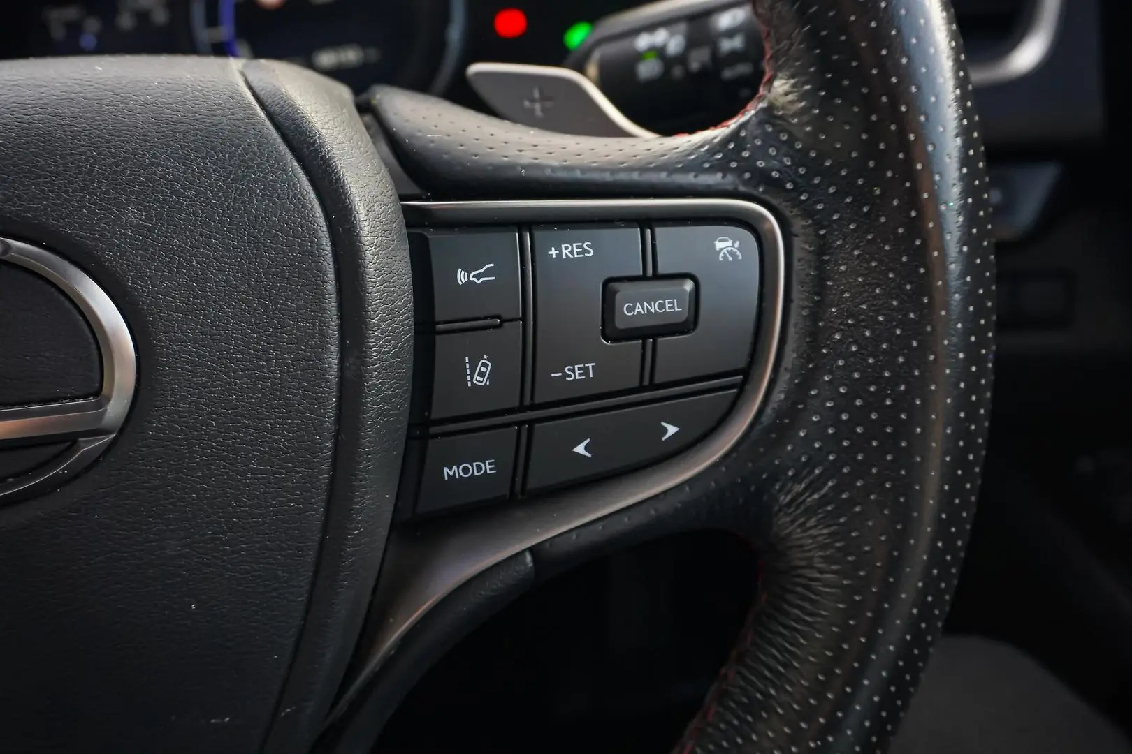 2021 Lexus UX Gallery Image 21