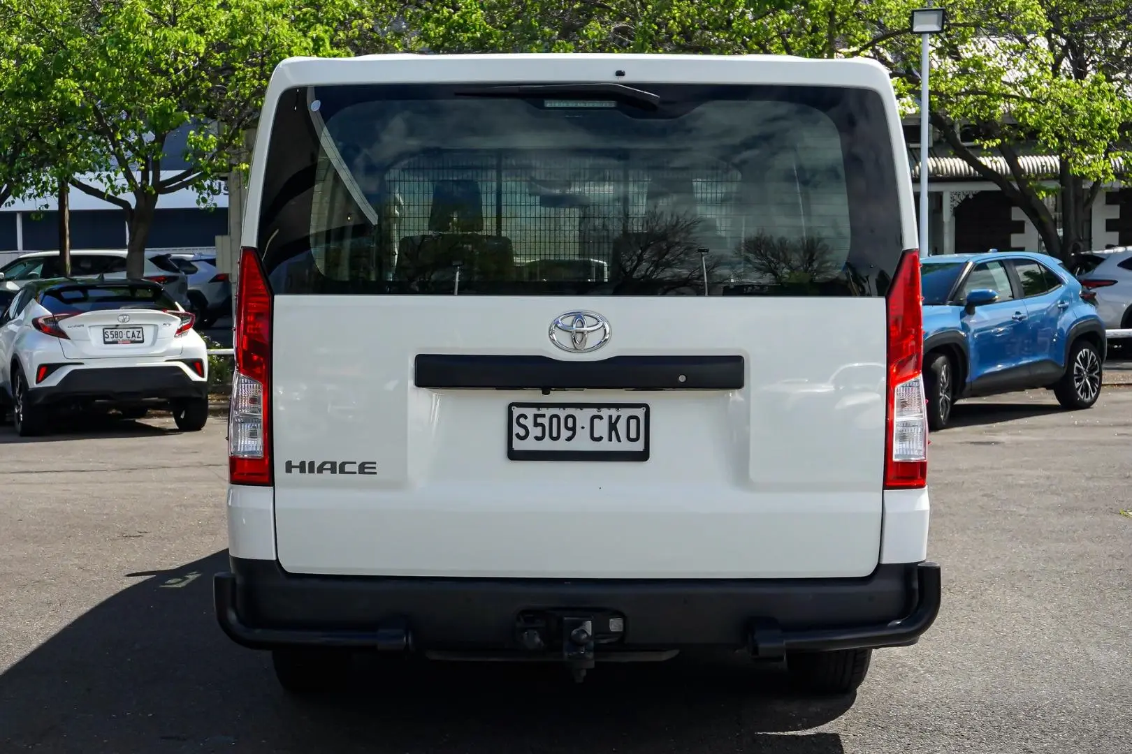2021 Toyota Hiace Gallery Image 5