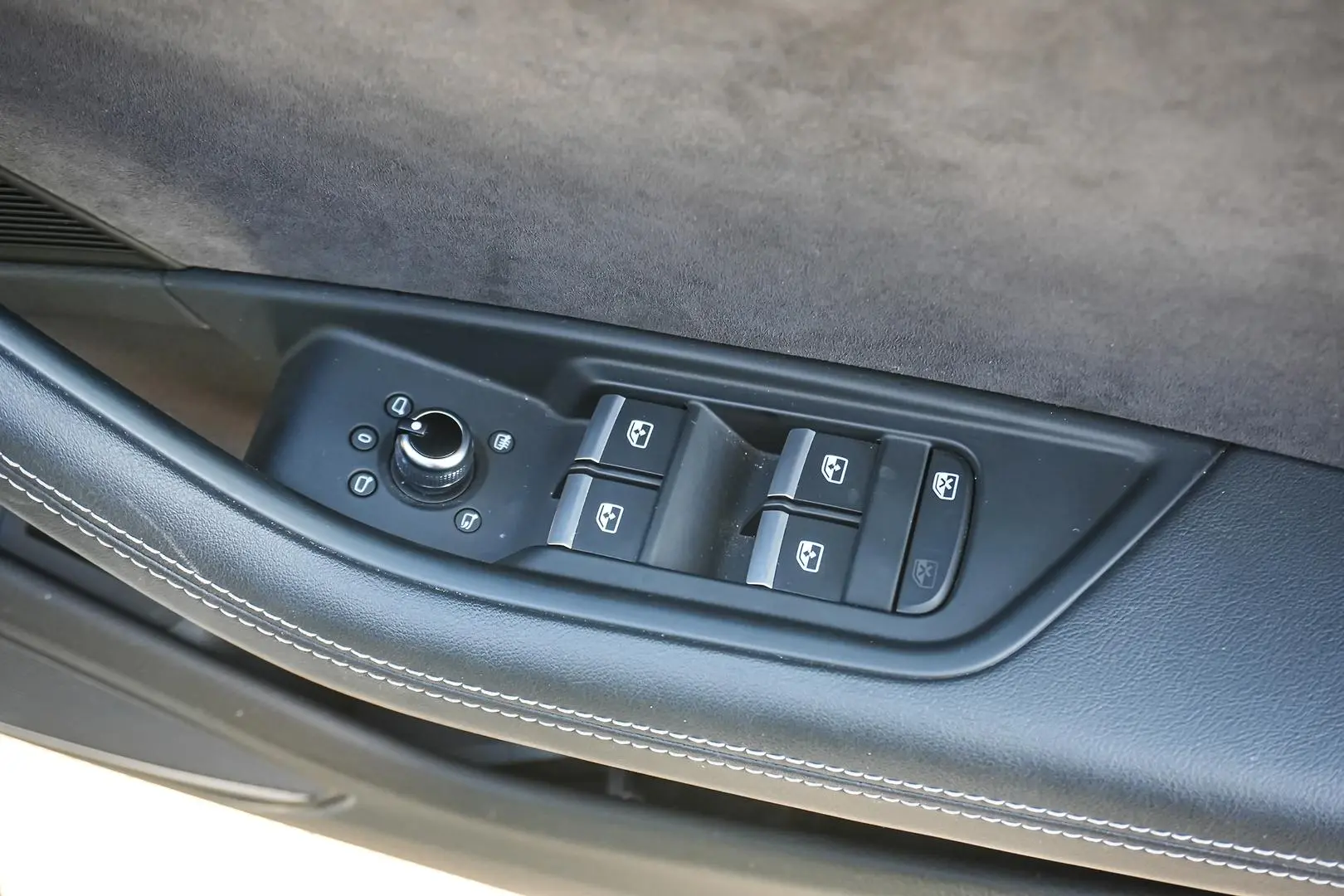 2019 Audi S5 Gallery Image 16