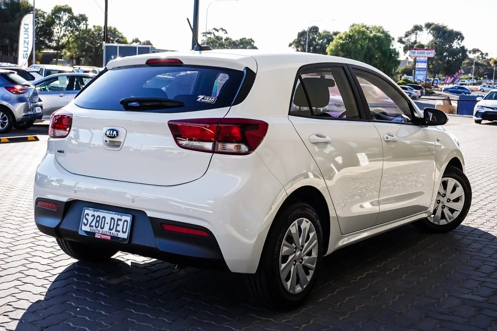 2020 Kia Rio Gallery Image 2