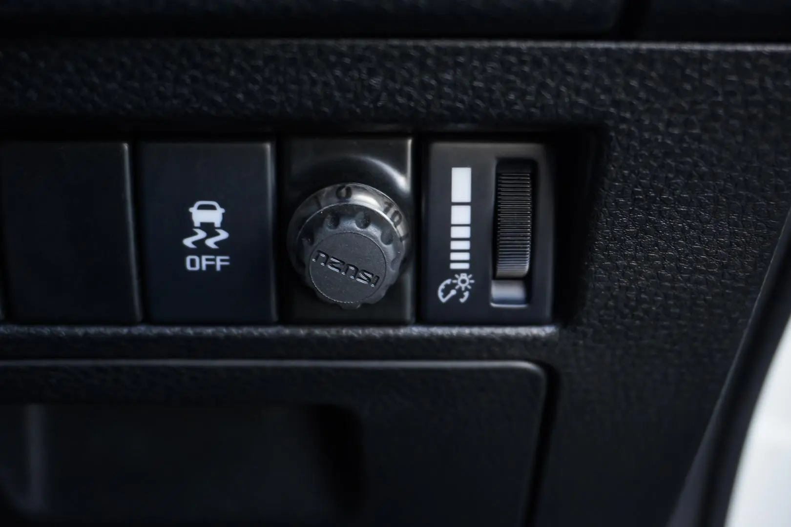 2021 Isuzu D-MAX Gallery Image 14